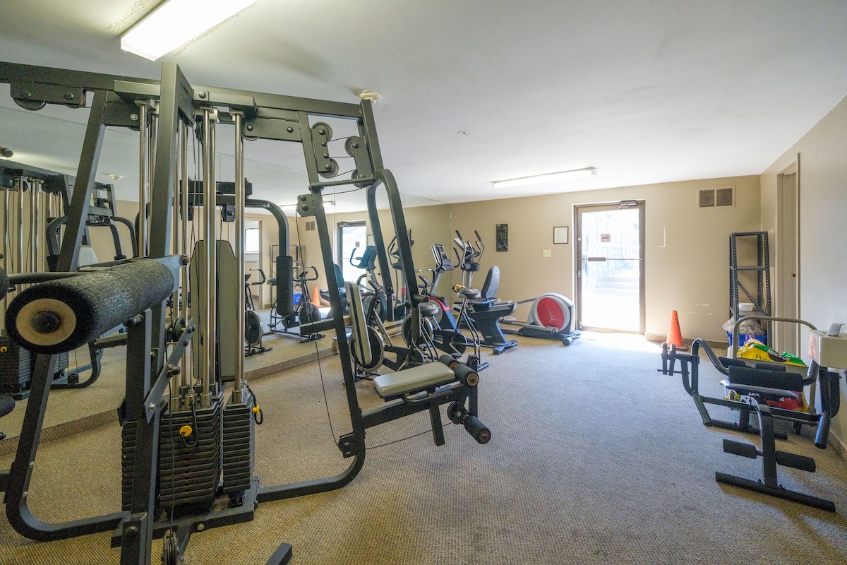 209 8700 ACKROYD ROAD 32