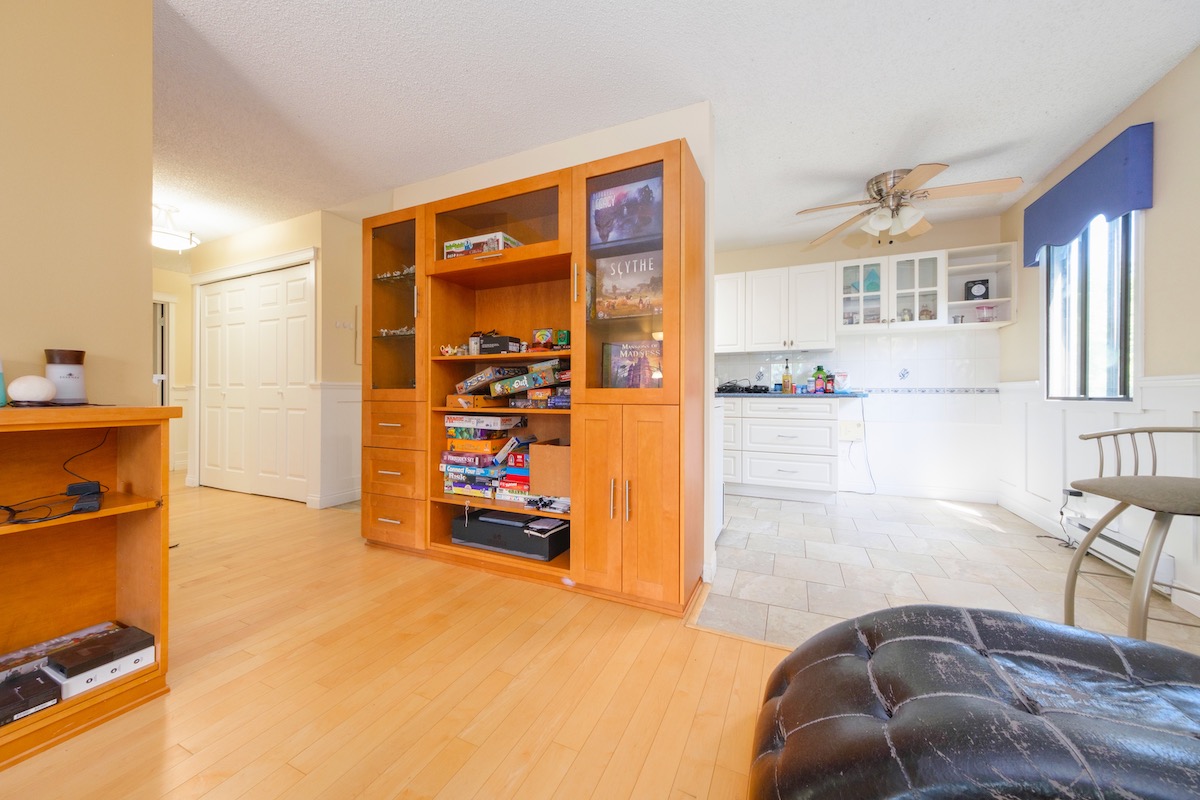 209 8700 ACKROYD ROAD 6