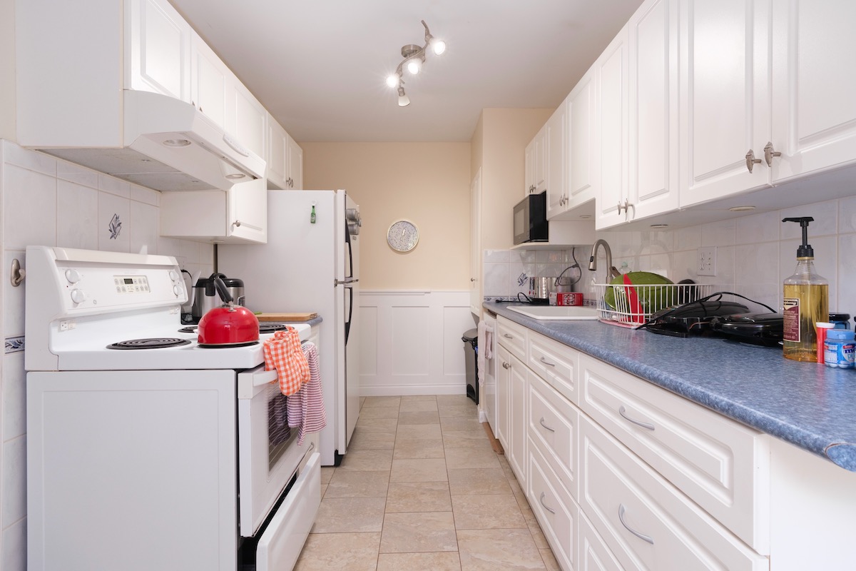 209 8700 ACKROYD ROAD 9