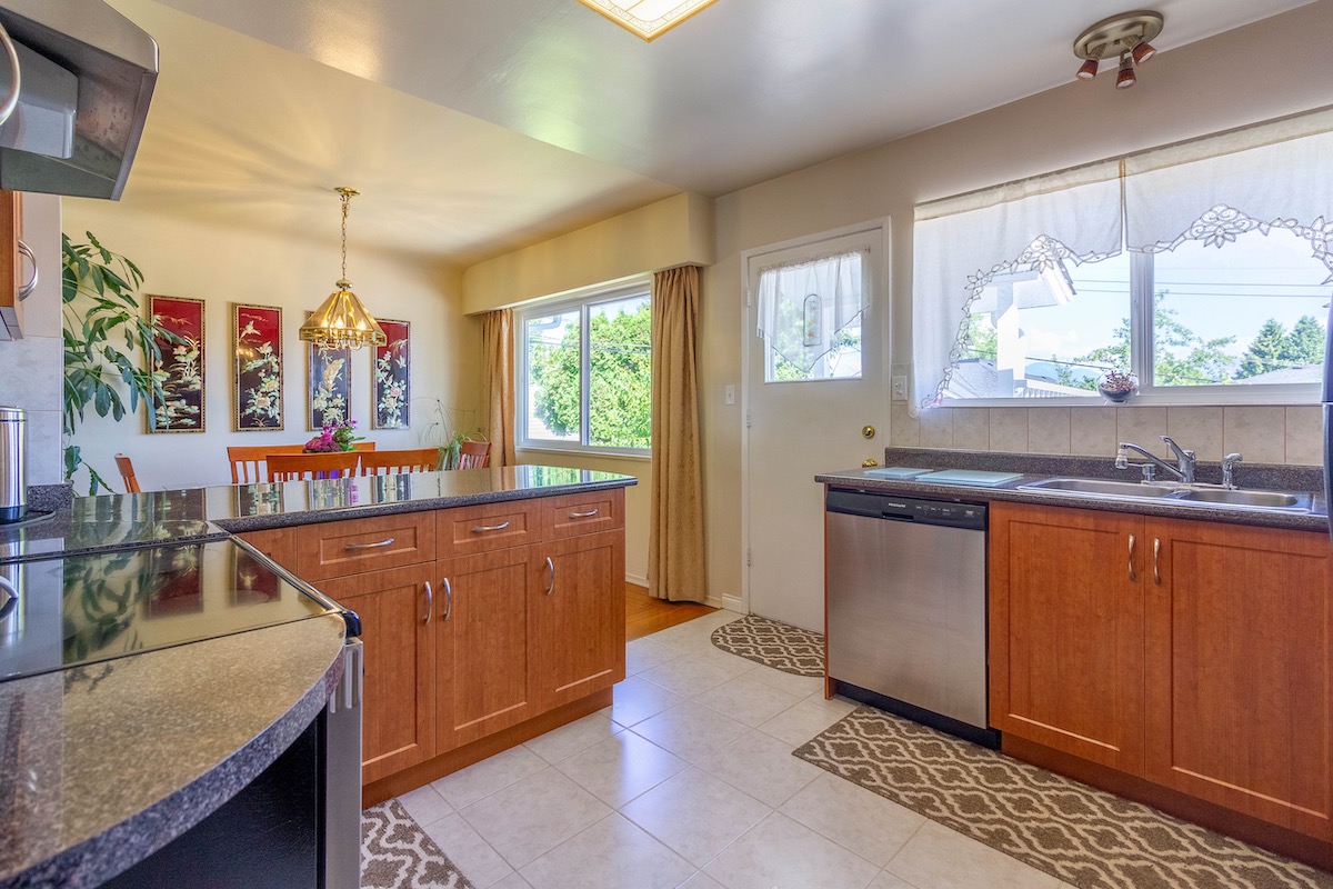 4653 CHARLOTTE COURT 11