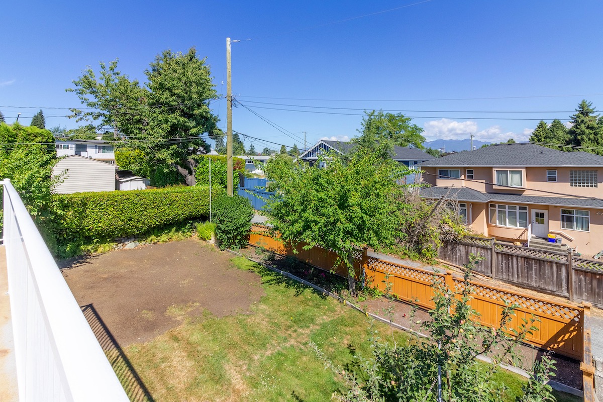 4653 CHARLOTTE COURT 26