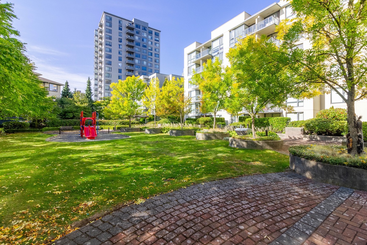 310 3588 Crowley Dr, Vancouver 28