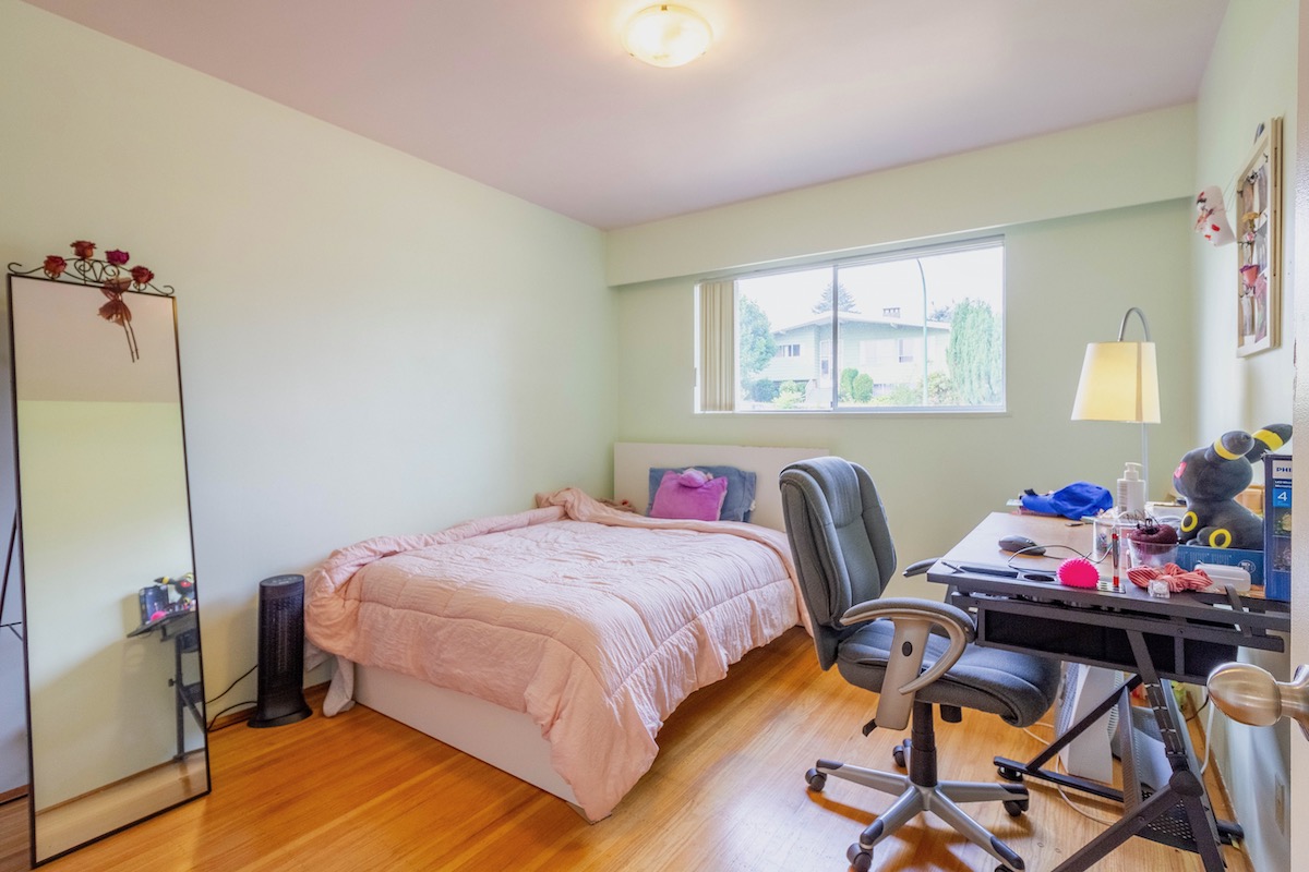 1280 EASTLAWN DRIVE, BURNABY 13