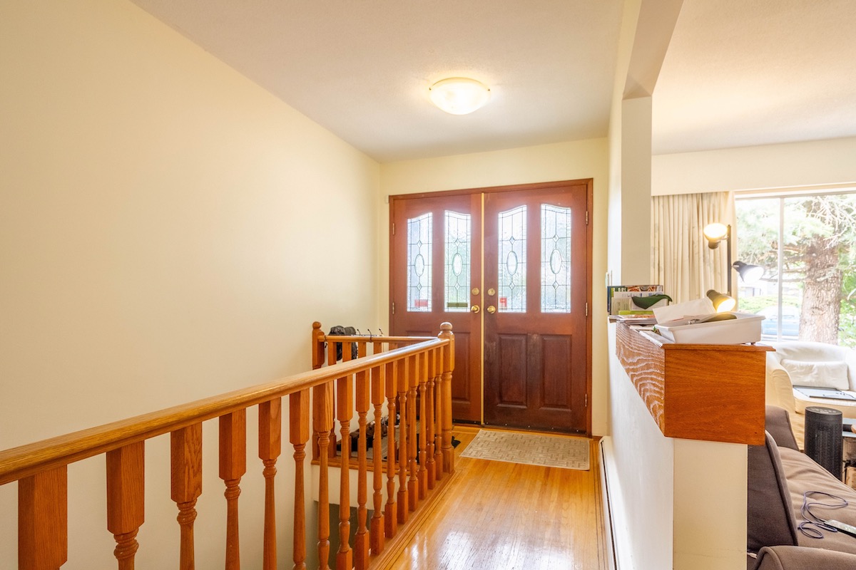 1280 EASTLAWN DRIVE, BURNABY 16