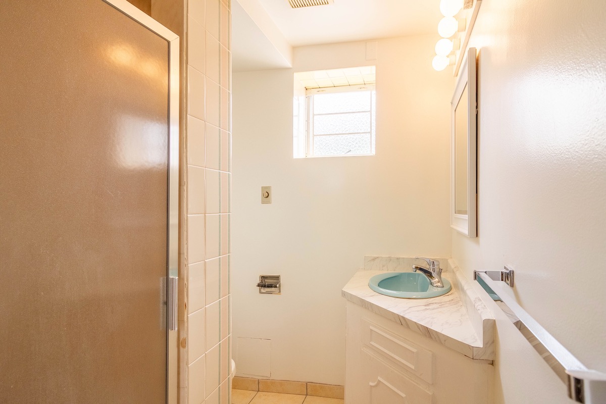 1280 EASTLAWN DRIVE, BURNABY 23
