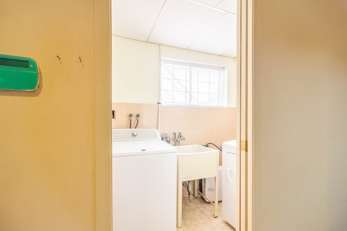 1280 EASTLAWN DRIVE, BURNABY 24