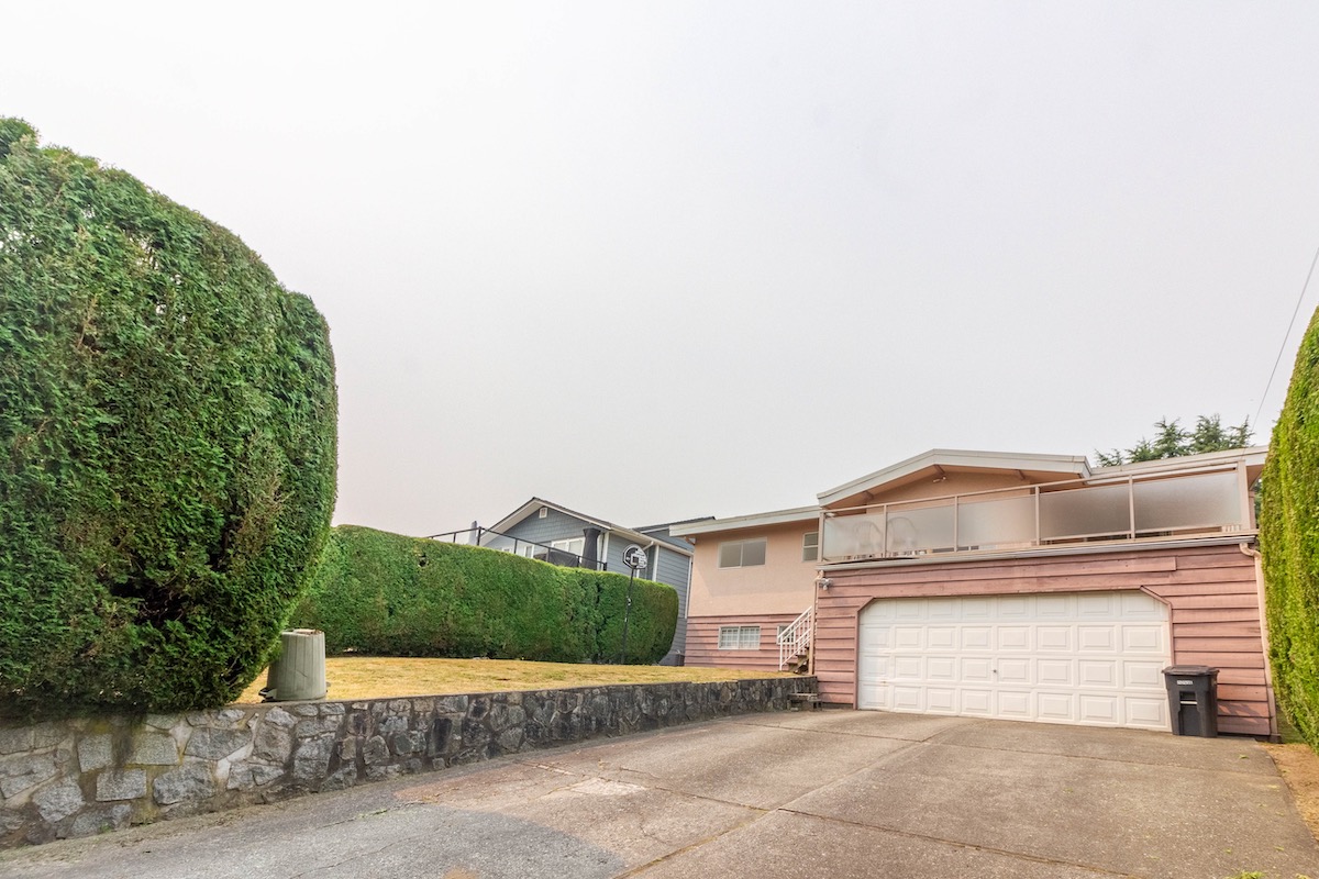 1280 EASTLAWN DRIVE, BURNABY 33