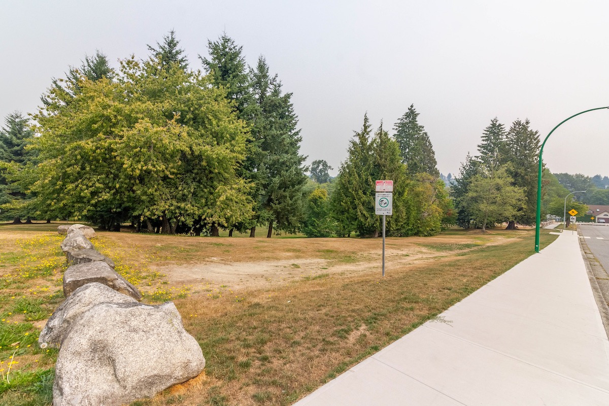 1280 EASTLAWN DRIVE, BURNABY 36