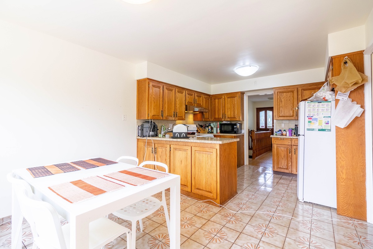 1280 EASTLAWN DRIVE, BURNABY 8
