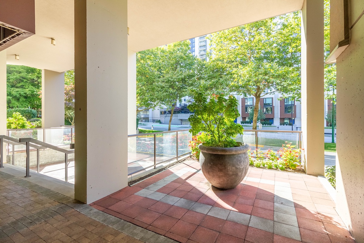 1008 6070 McMurray Ave, Burnaby 31