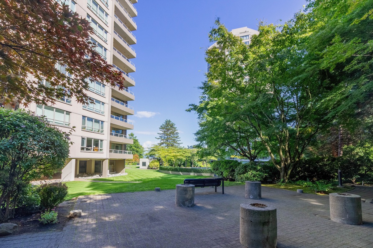 1008 6070 McMurray Ave, Burnaby 34