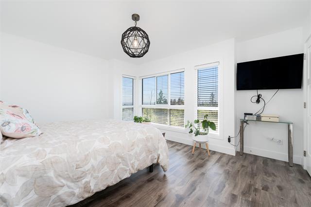 106 3419 ROXTON AVENUE 13