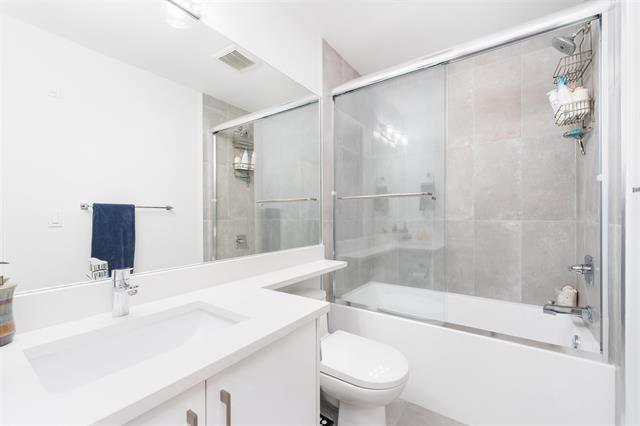 106 3419 ROXTON AVENUE 16