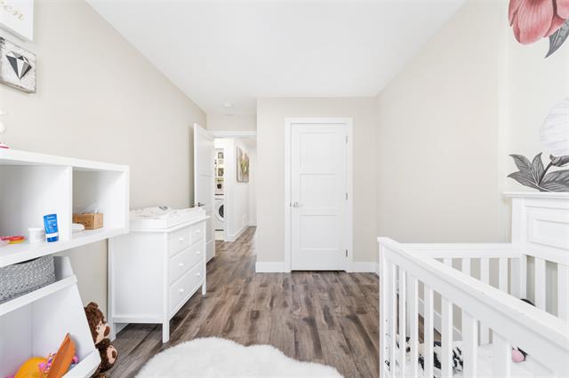 106 3419 ROXTON AVENUE 21