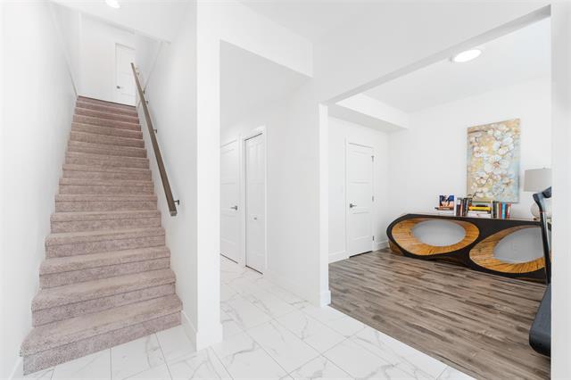 106 3419 ROXTON AVENUE 24