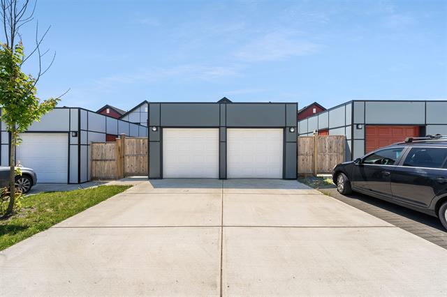 106 3419 ROXTON AVENUE 30