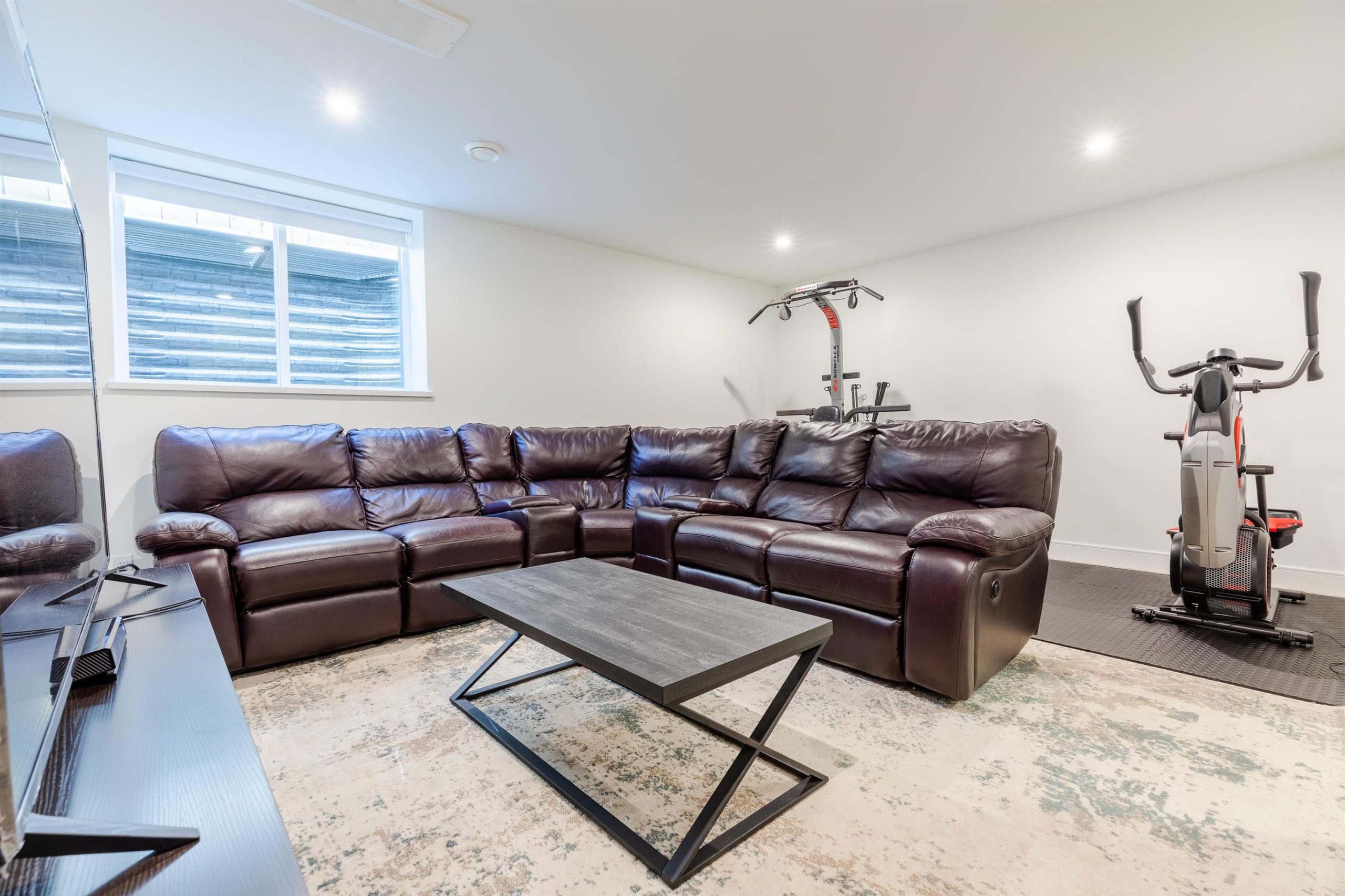 912 STEWART AVENUE 23