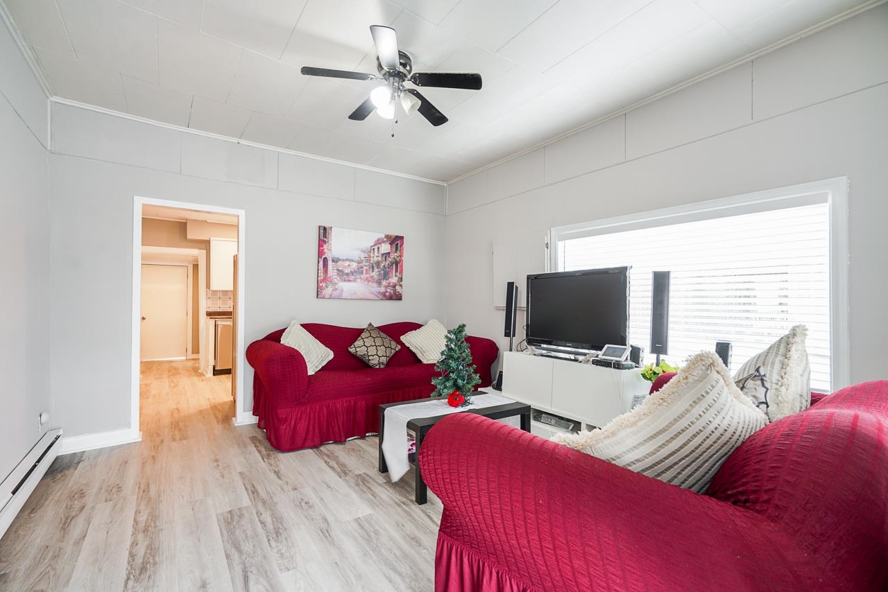 806 EWEN AVENUE 21