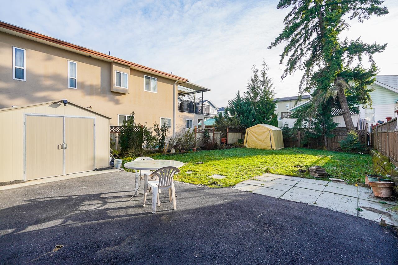 806 EWEN AVENUE 24