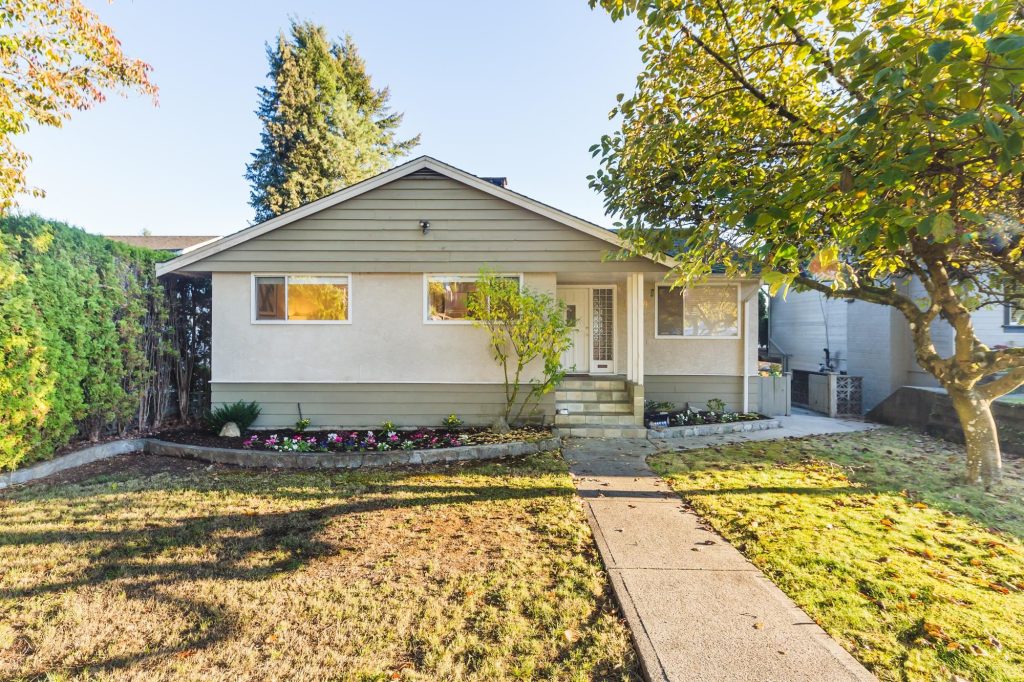 1029 CALVERHALL STREET