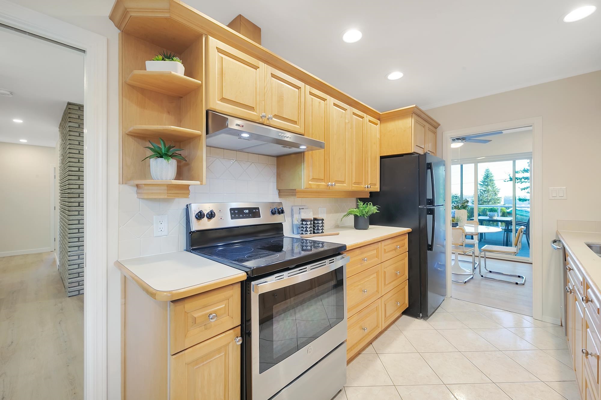 1029 CALVERHALL STREET 11