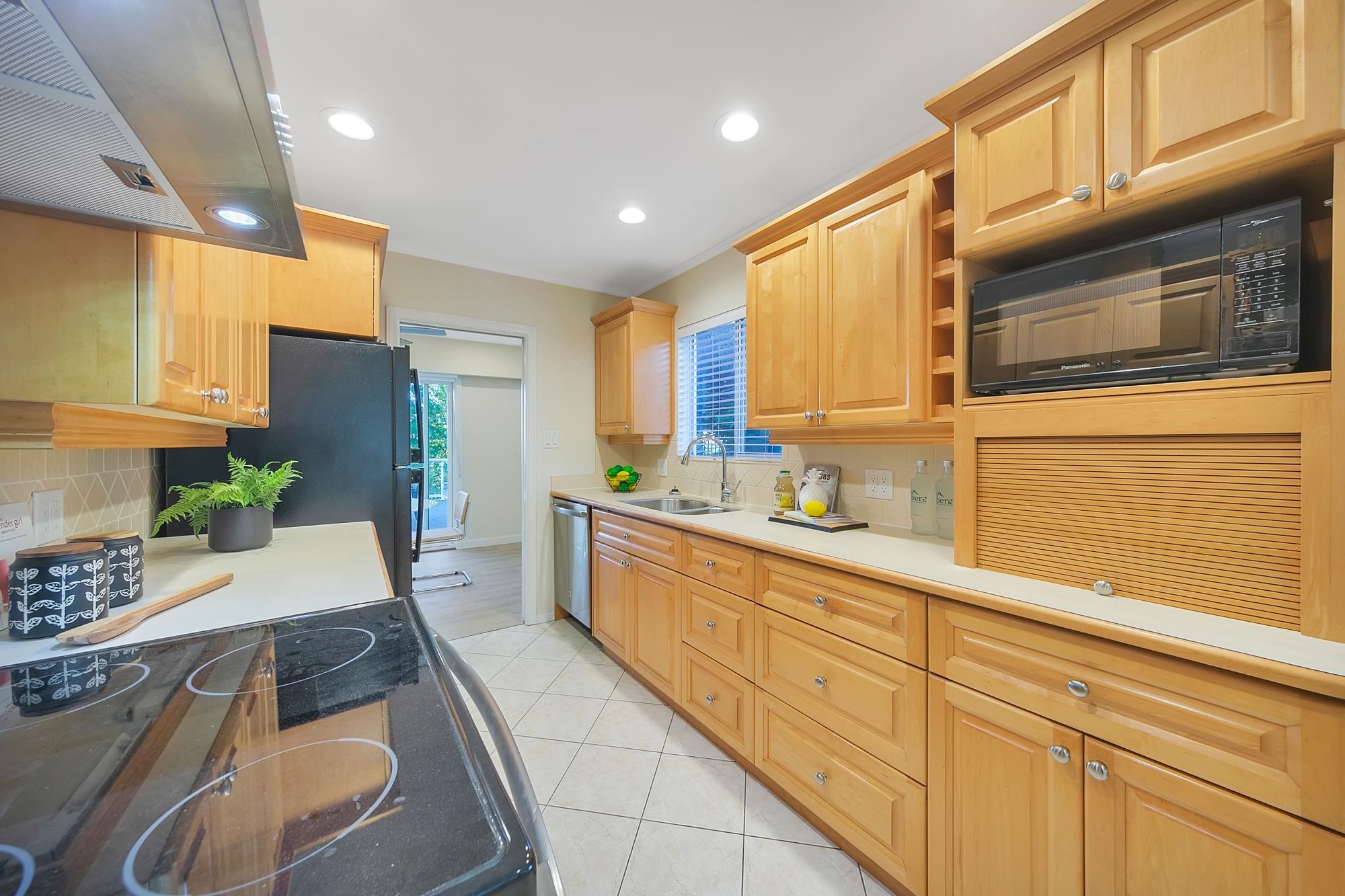 1029 CALVERHALL STREET 12