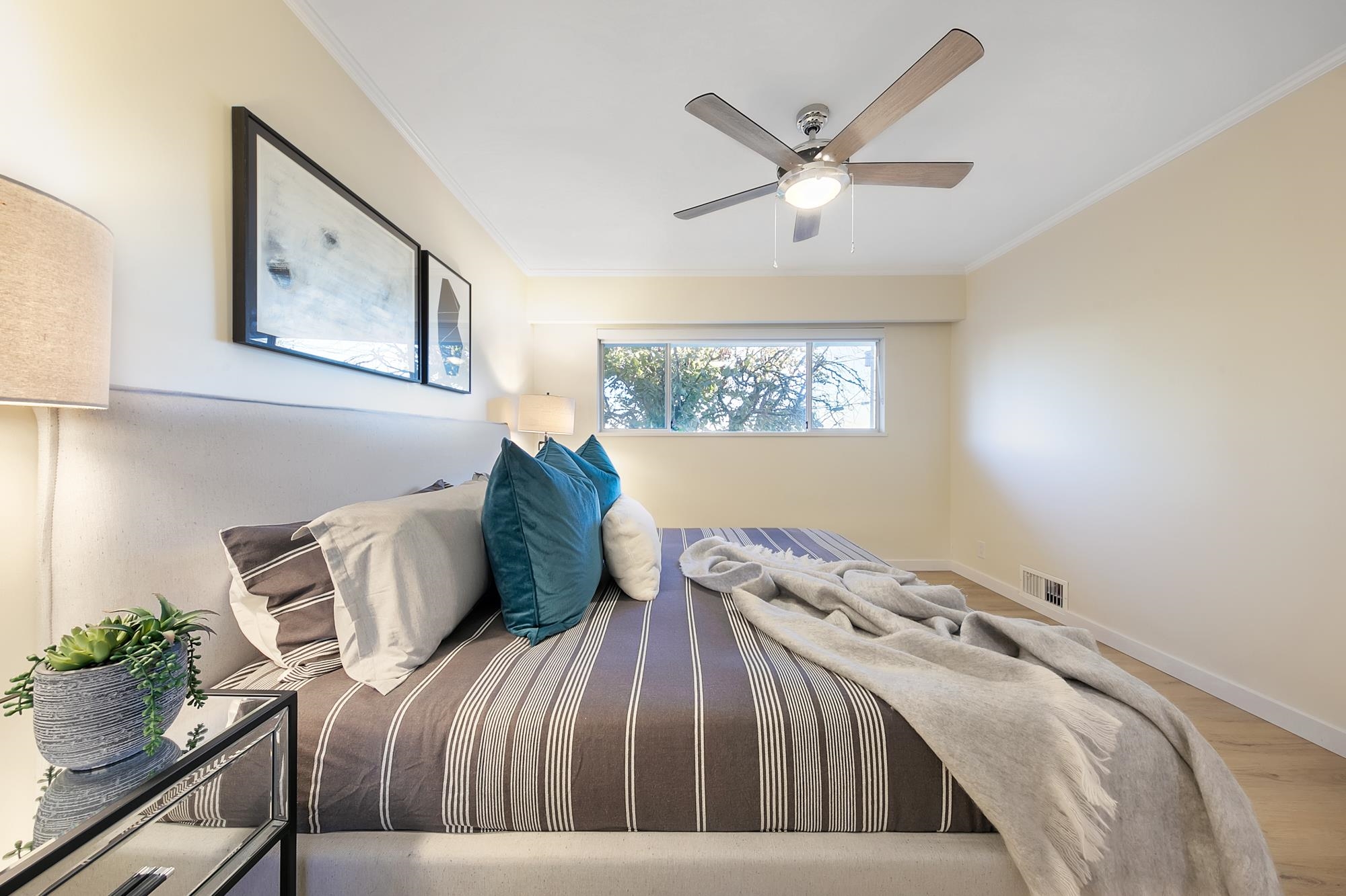1029 CALVERHALL STREET 25