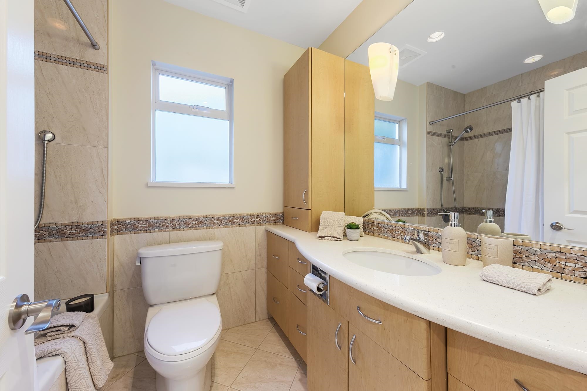 1029 CALVERHALL STREET 26