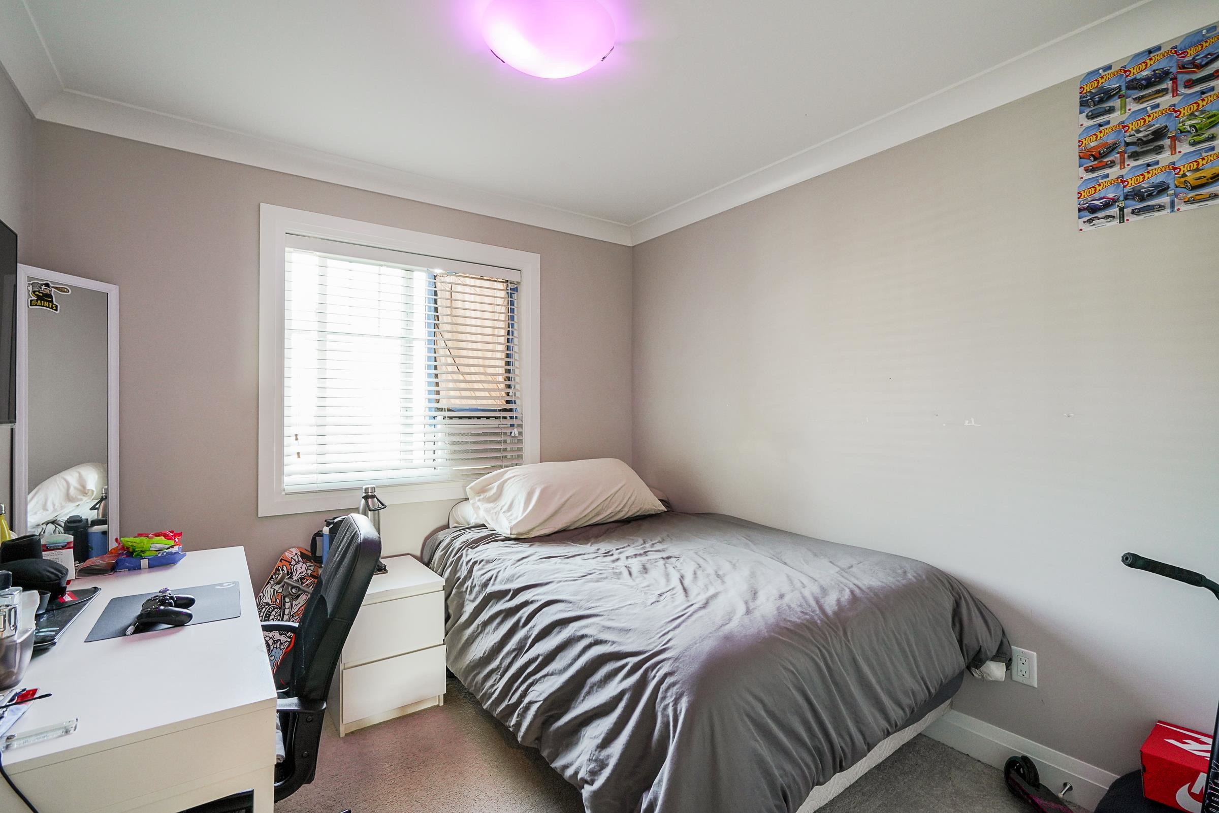 6 3411 ROXTON AVENUE 23