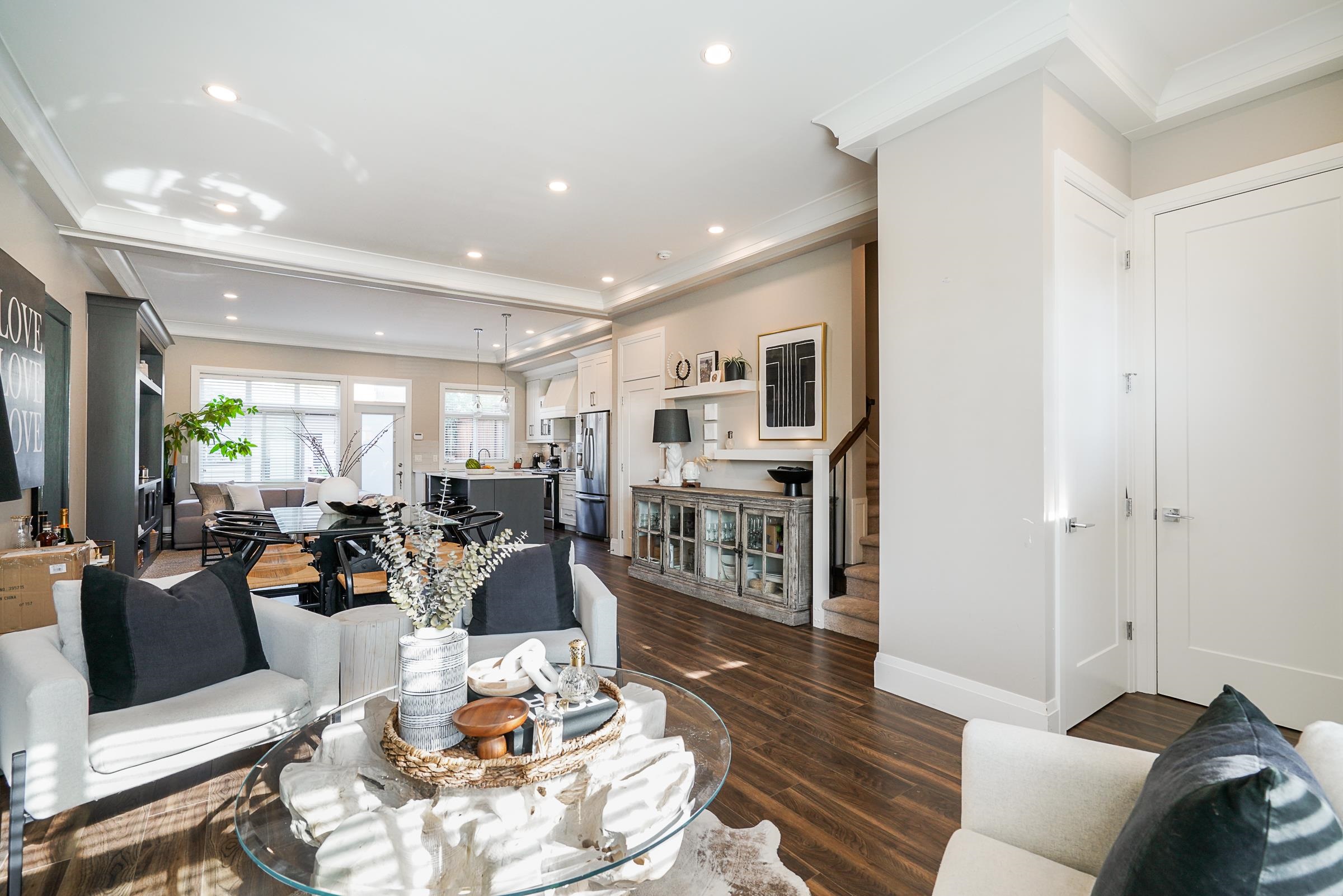 6 3411 ROXTON AVENUE 7