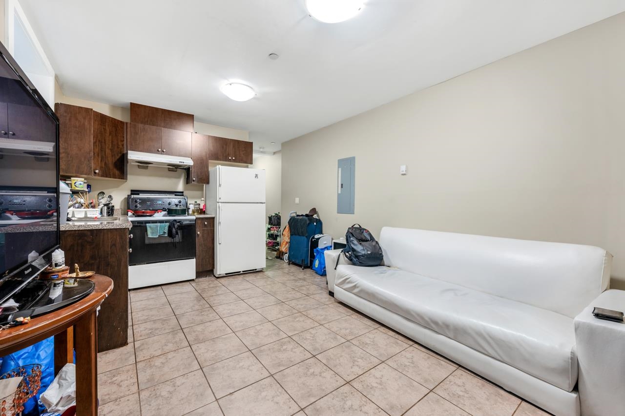 2103 UPLAND DRIVE 24