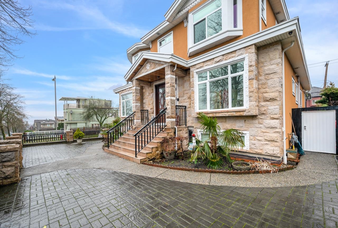 2103 UPLAND DRIVE 30