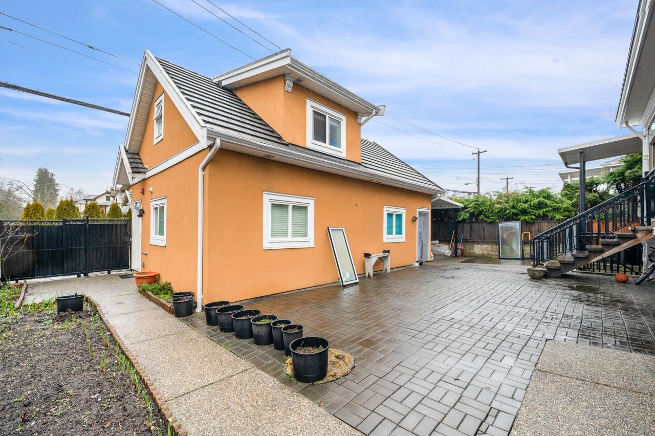 2103 UPLAND DRIVE 32
