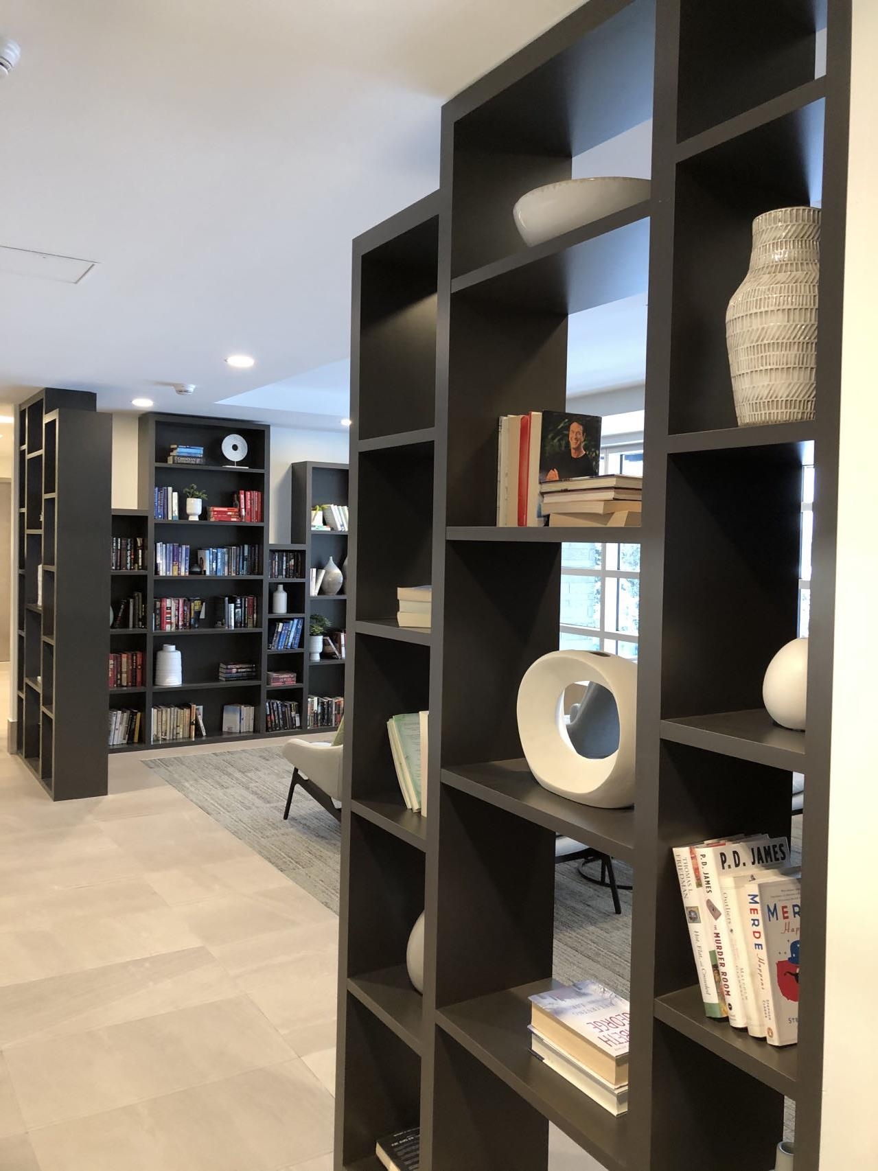 1302 525 FOSTER AVENUE 13