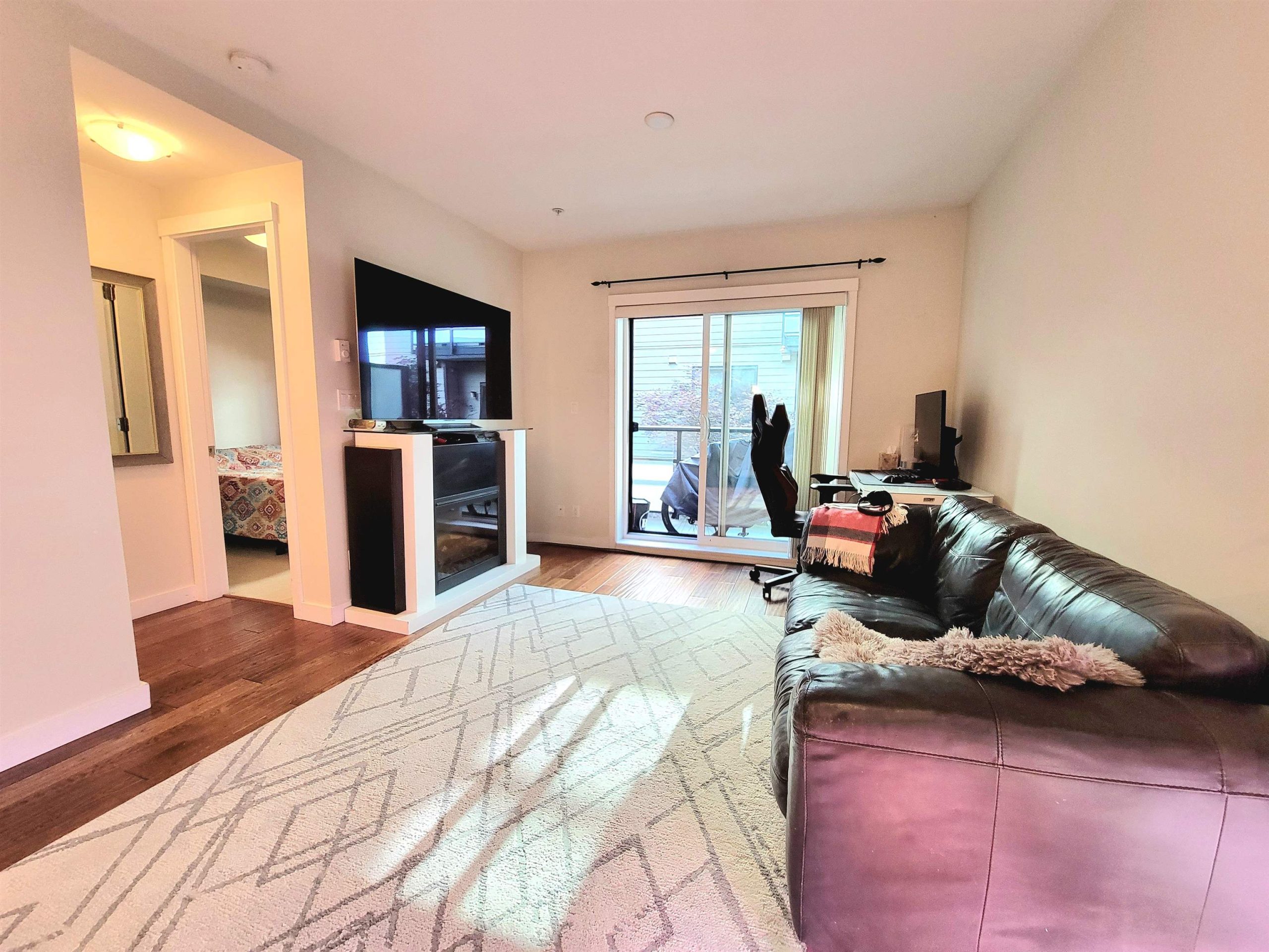 214 7777 ROYAL OAK AVENUE 11