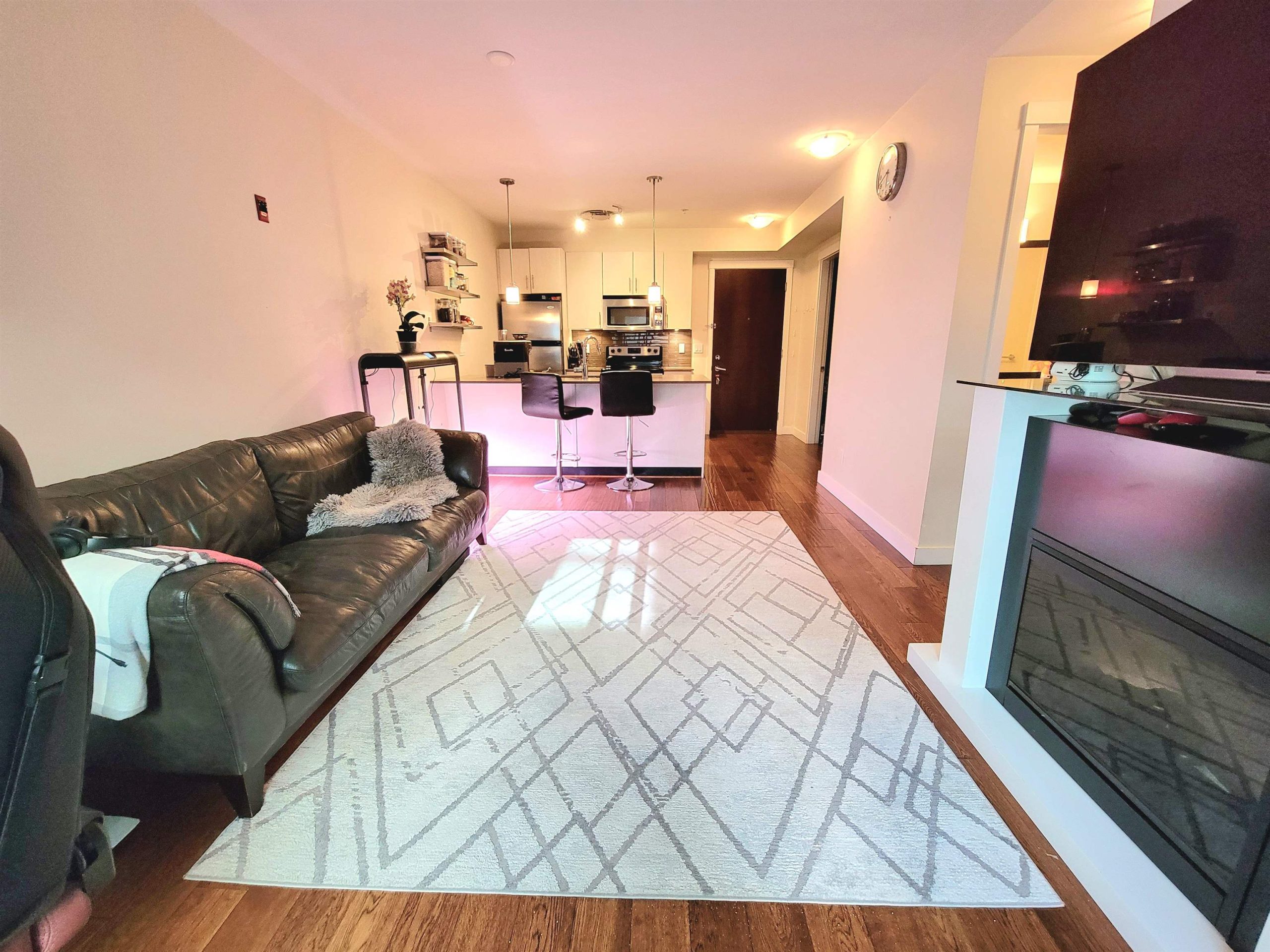 214 7777 ROYAL OAK AVENUE 13
