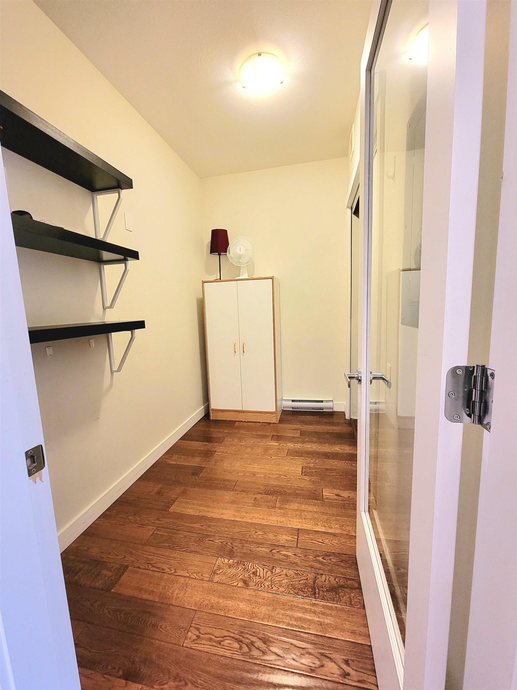 214 7777 ROYAL OAK AVENUE 18