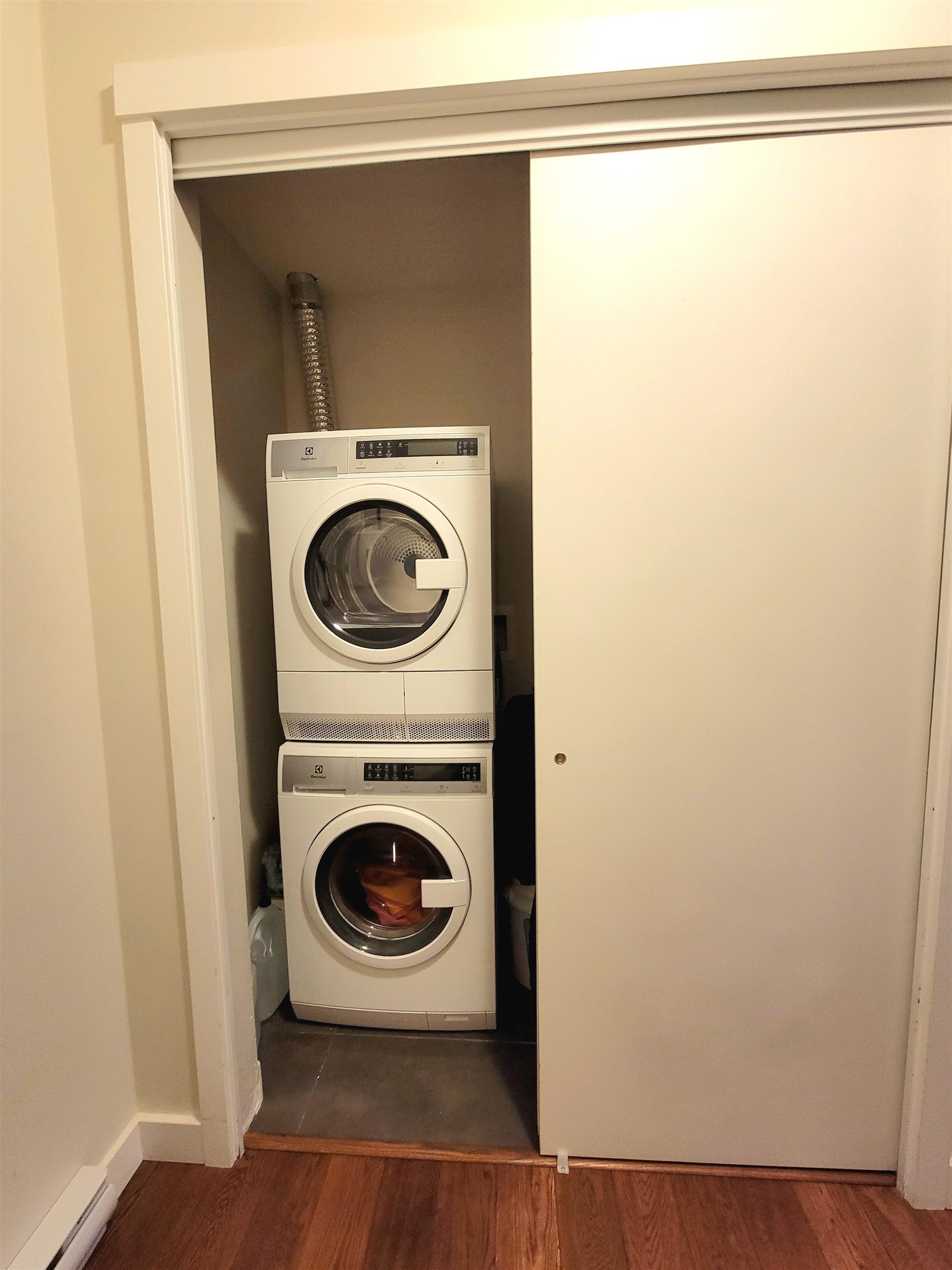 214 7777 ROYAL OAK AVENUE 20