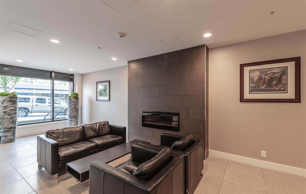 214 7777 ROYAL OAK AVENUE 26