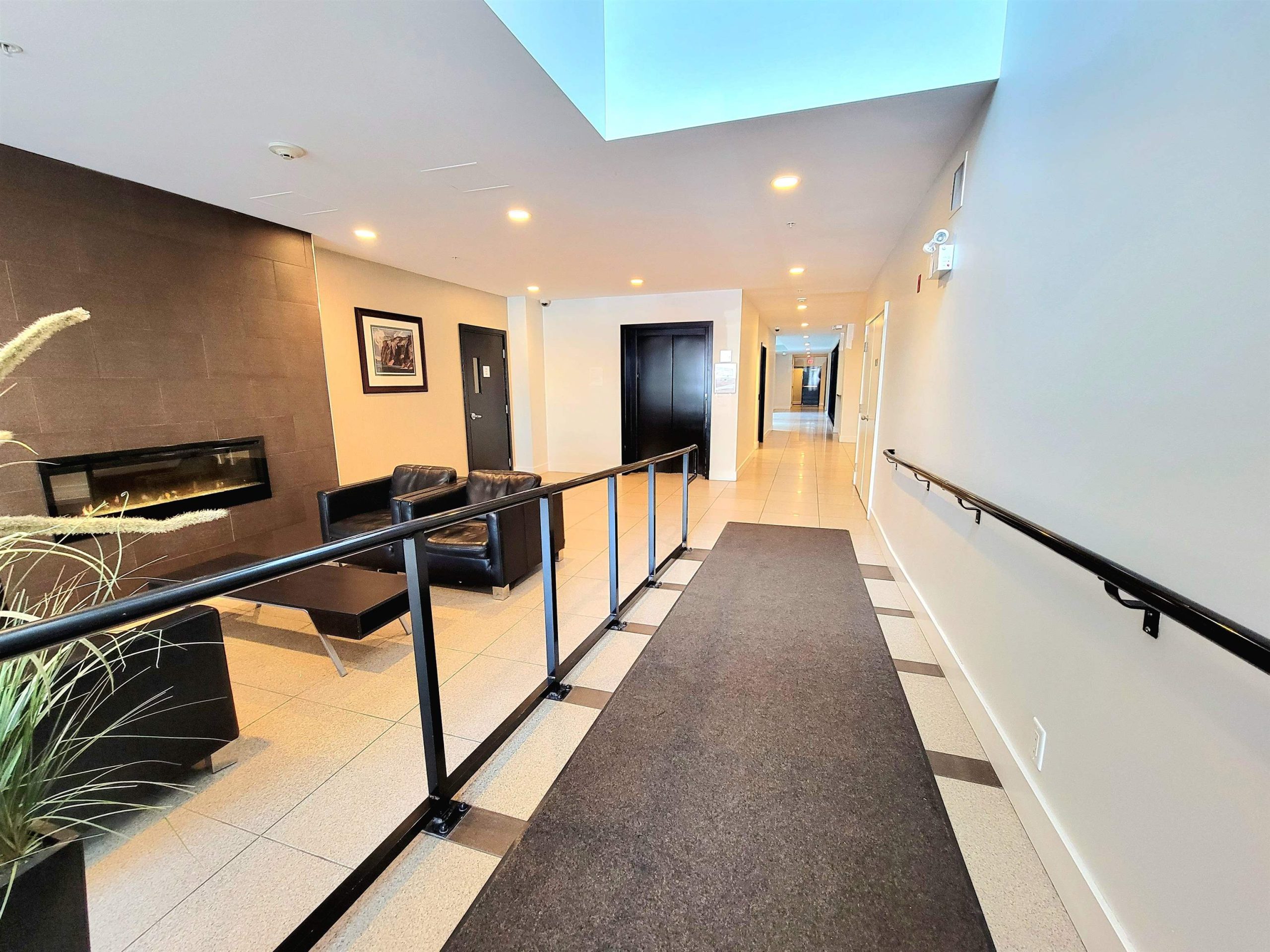 214 7777 ROYAL OAK AVENUE 3