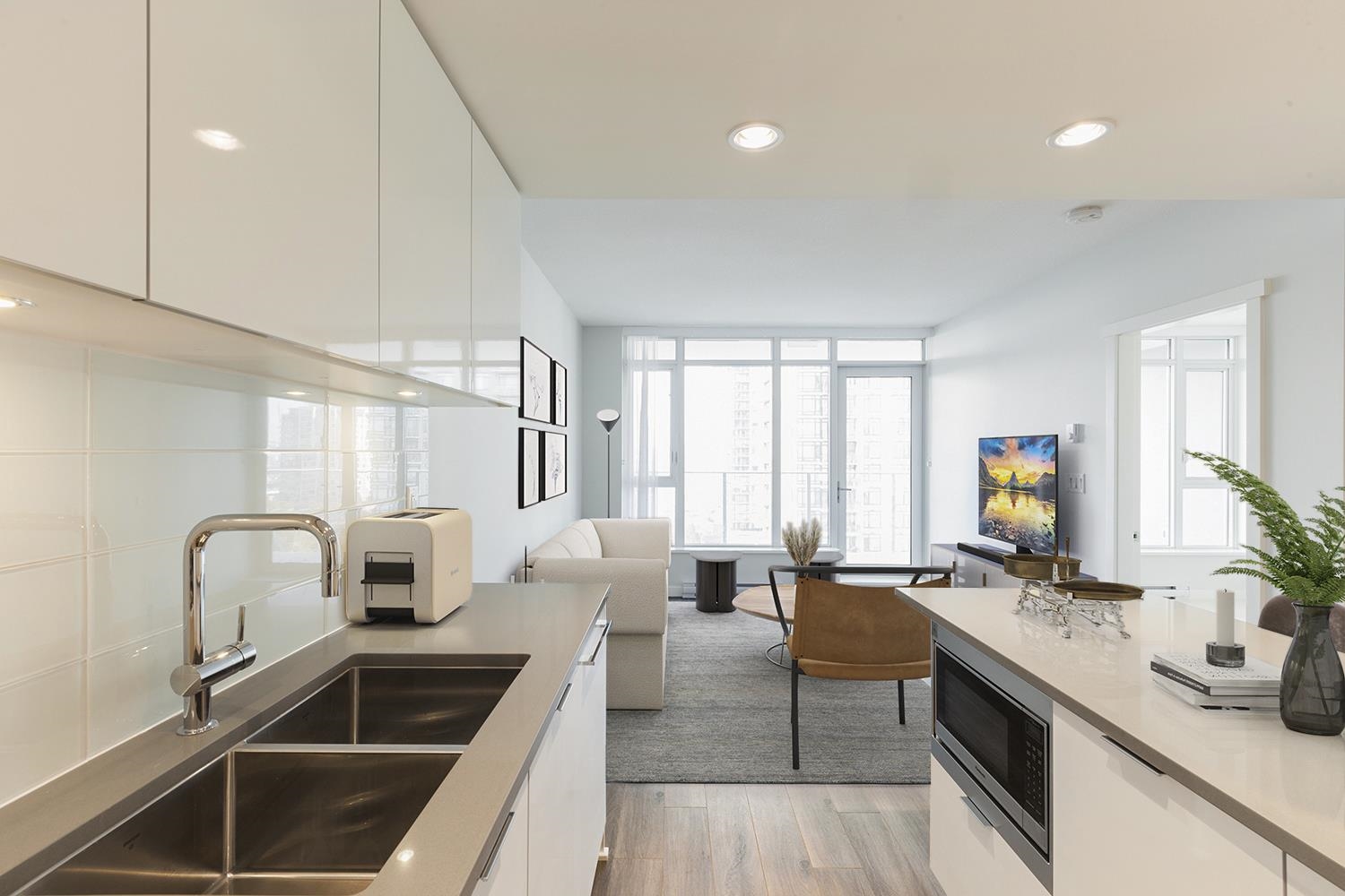 1207 2388 MADISON AVENUE 2