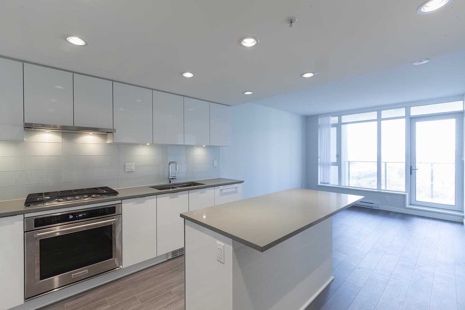 1207 2388 MADISON AVENUE 9