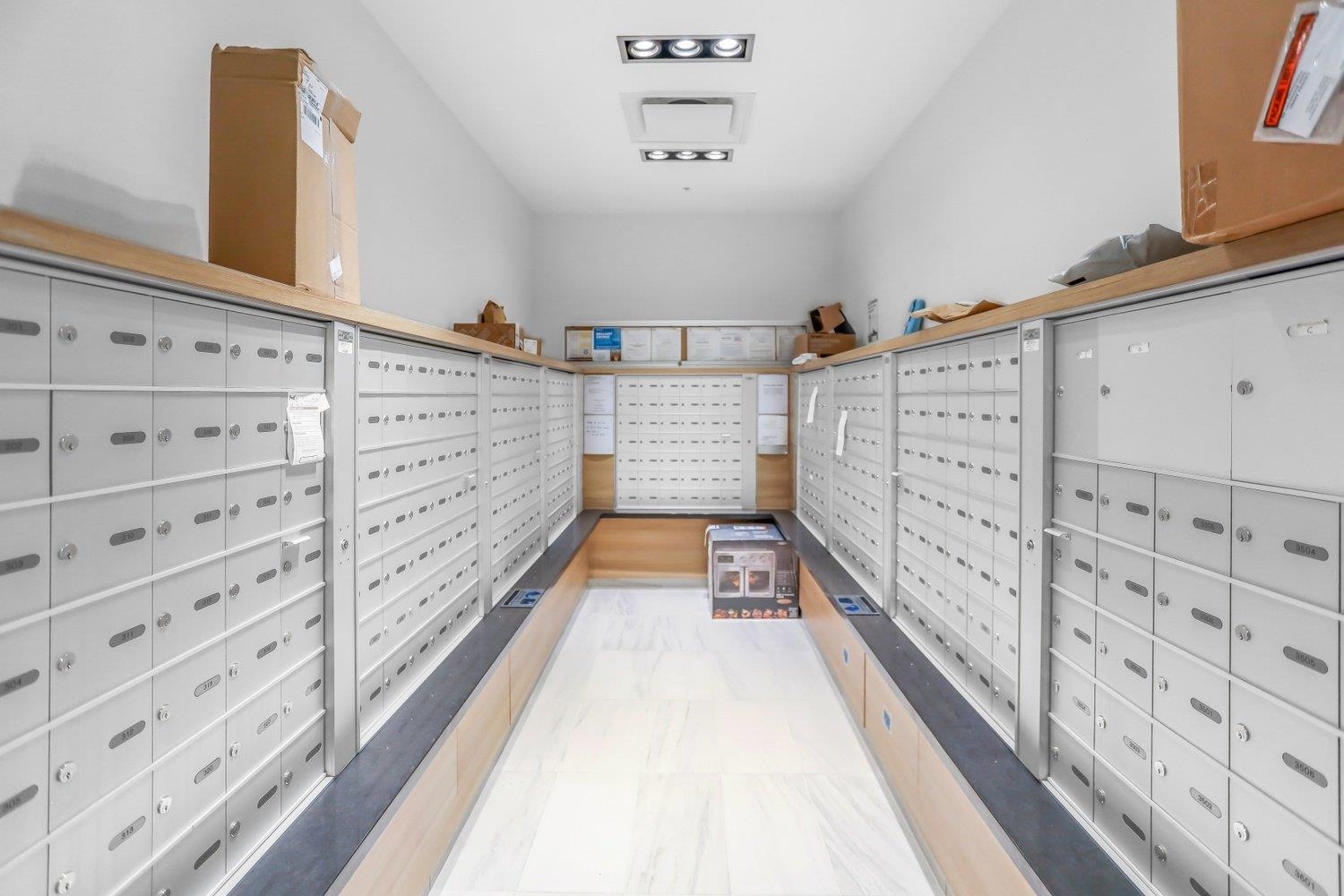 2501 5665 BOUNDARY ROAD 14