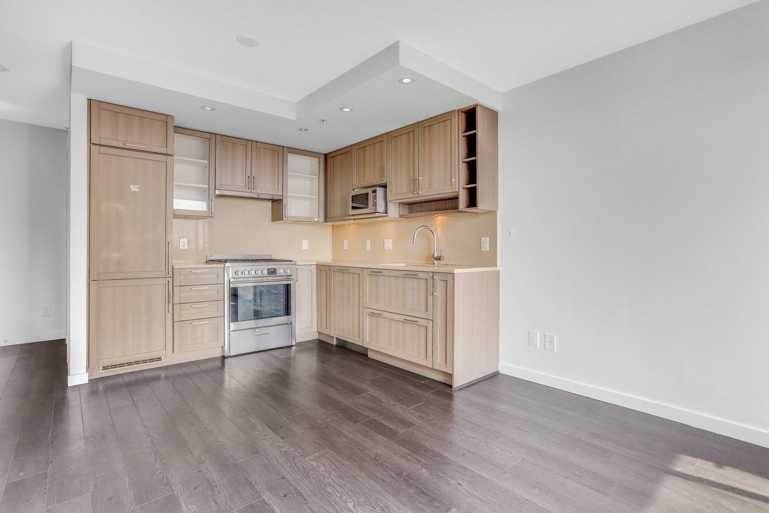 2501 5665 BOUNDARY ROAD 7