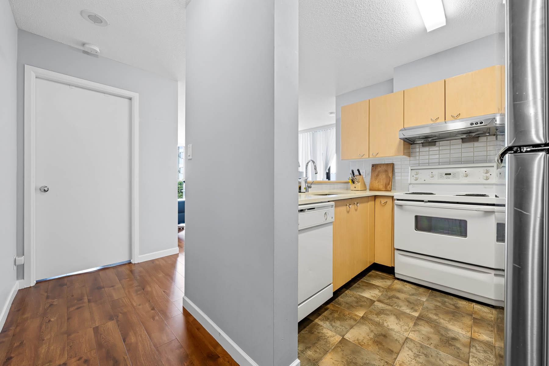 809 8180 GRANVILLE AVENUE 5