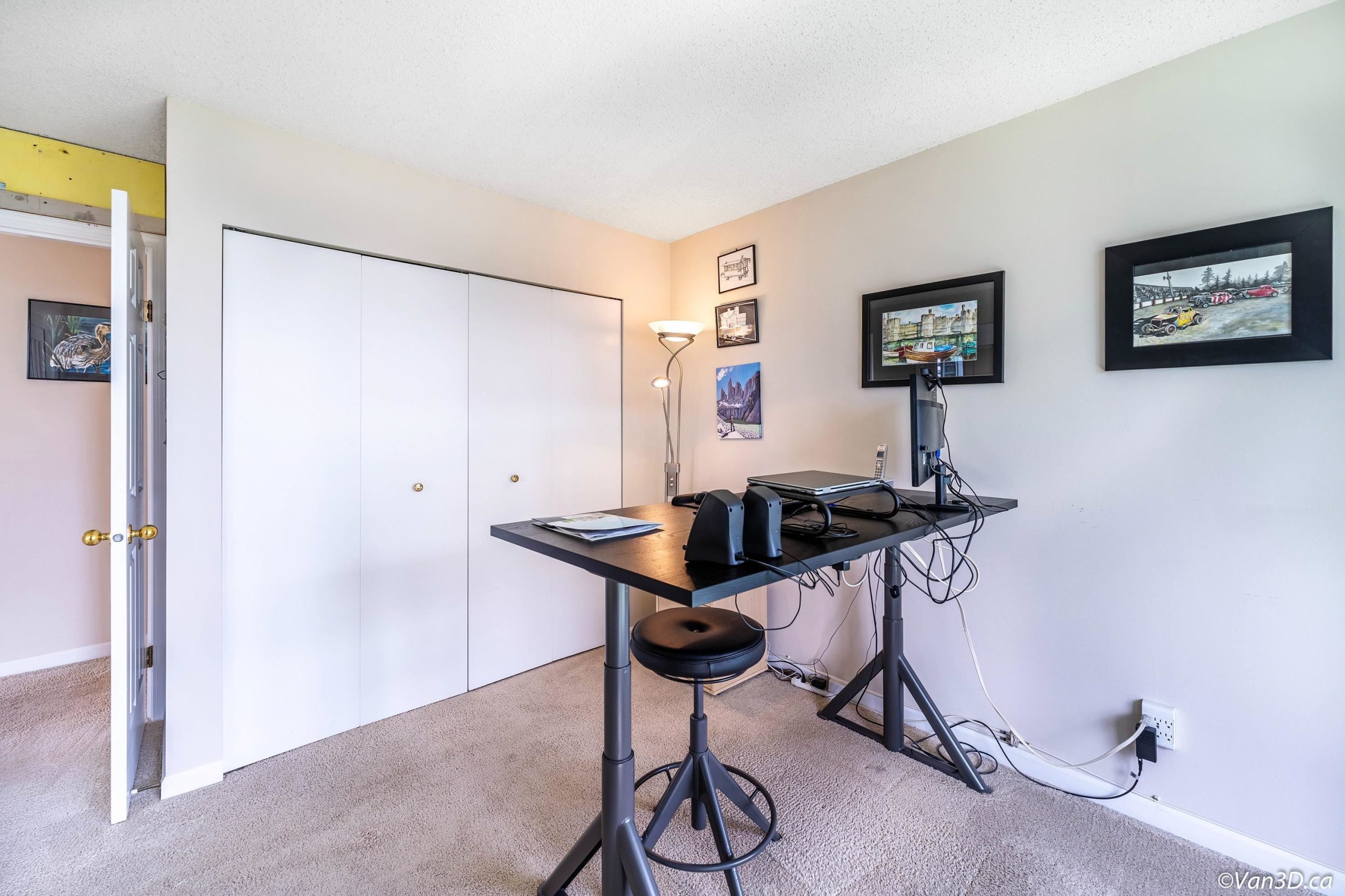 904 6152 KATHLEEN AVENUE 22