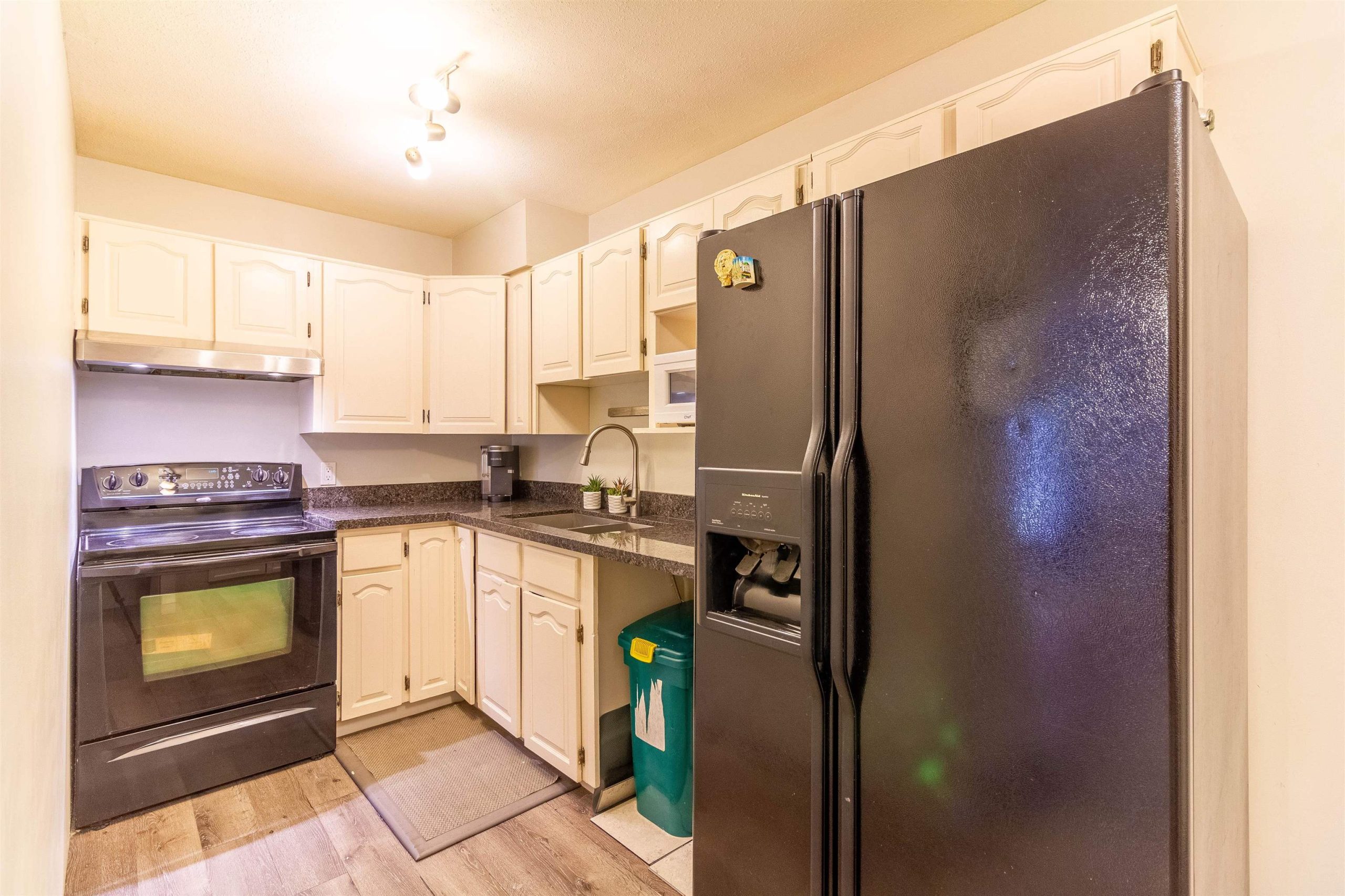 110 1154 WESTWOOD STREET,  COQUITLAM 8