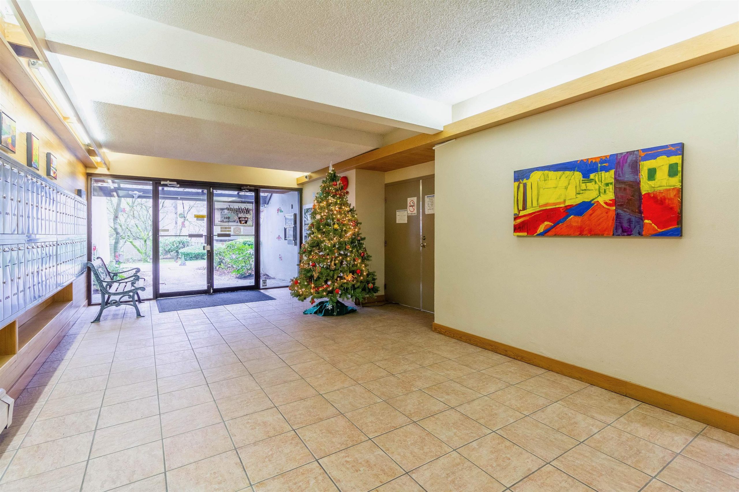 220 1945 WOODWAY PLACE 27
