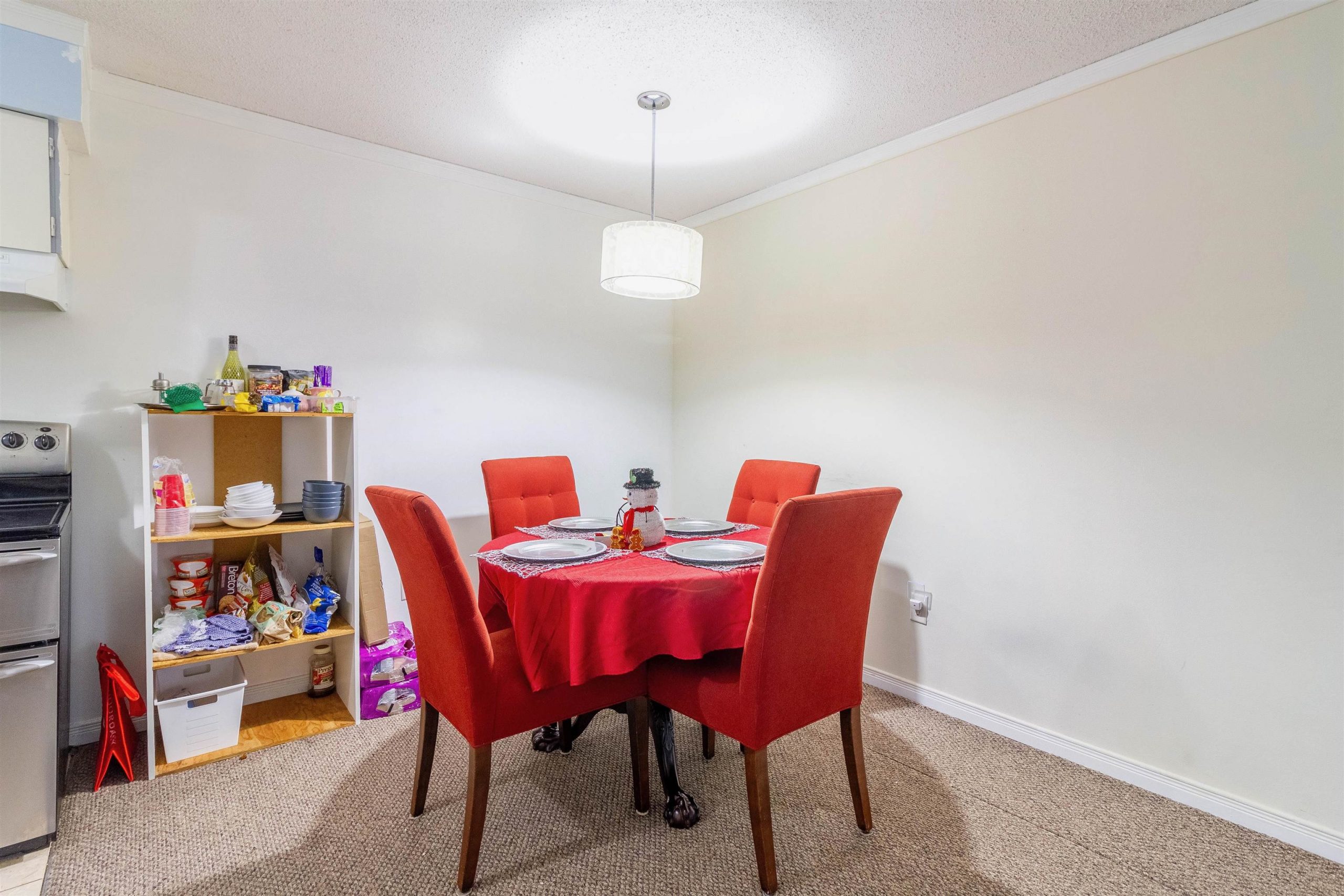 220 1945 WOODWAY PLACE 8