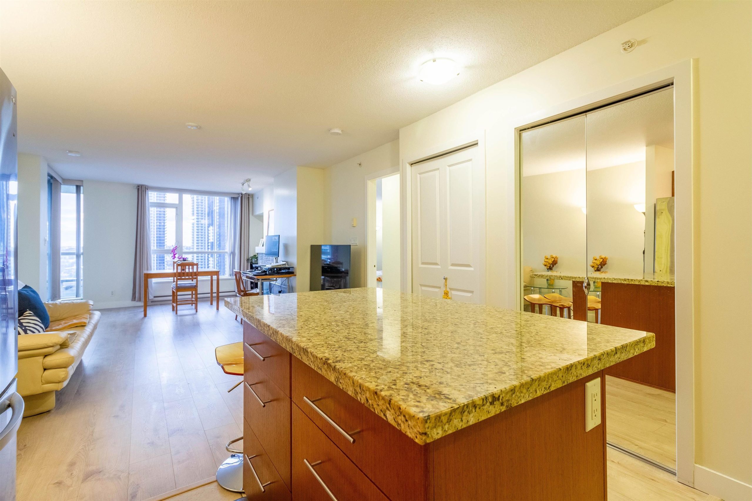 1703 2138 MADISON AVENUE 3